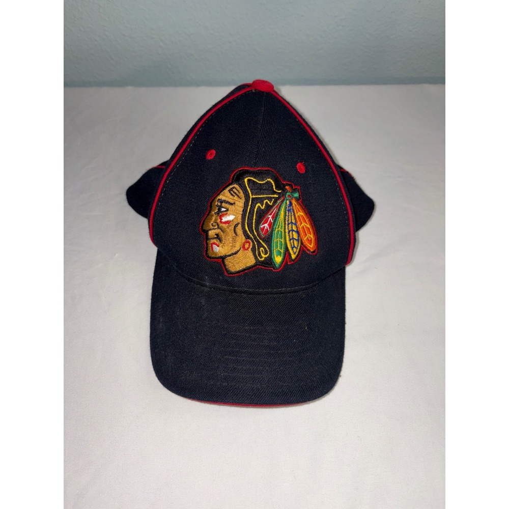 Zephyr Chicago Blackhawks NHL Hat Black Red Stretch Fit Cap Size M/L Hockey